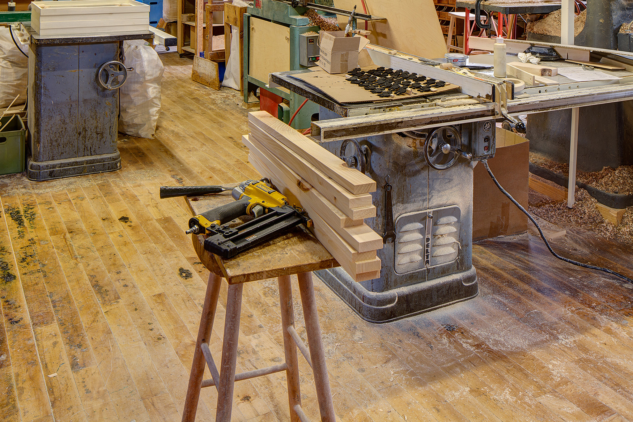 Wood shop table saw